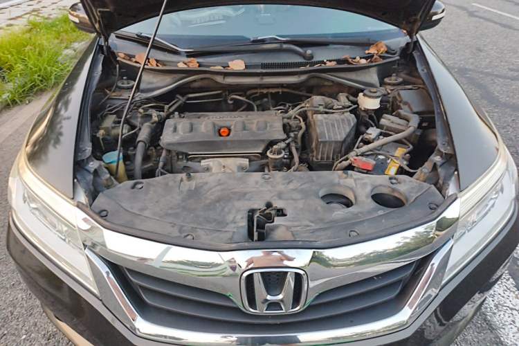 Used Honda Crider 2013 1.8L automatic luxury edition Engine Bay
