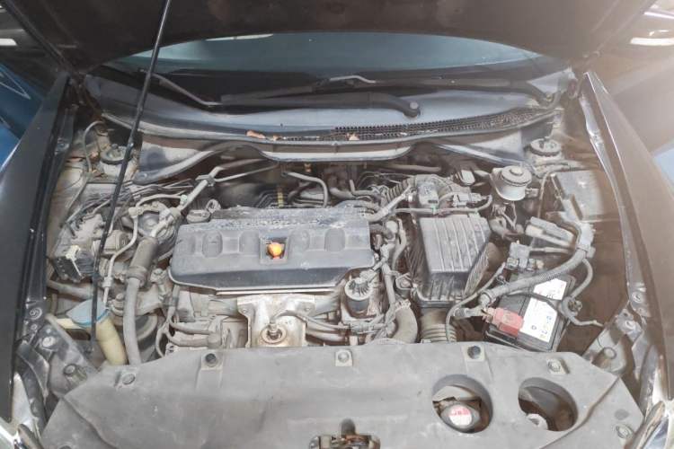 Used Honda Crider 2013 1.8L automatic luxury edition Engine Bay