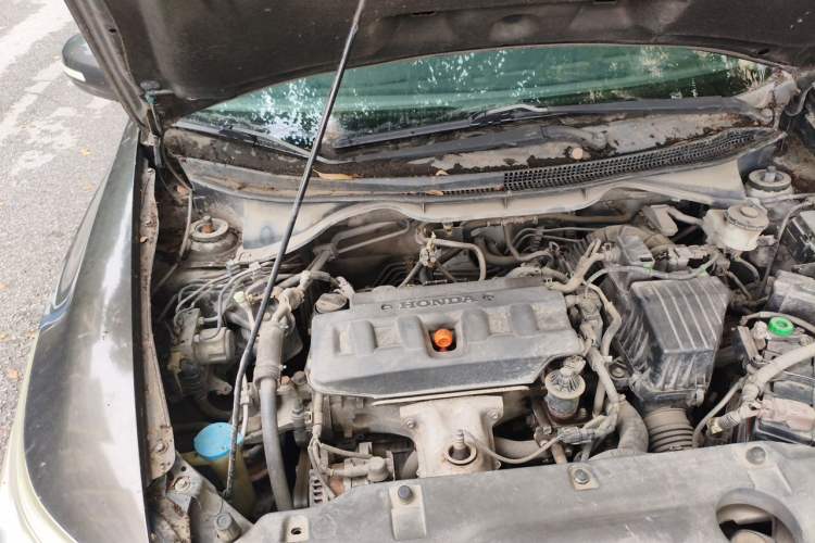 Used Honda Crider 2013 1.8L automatic luxury edition Engine Bay Right
