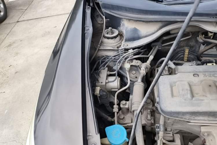 Used Honda Crider 2013 1.8L automatic luxury edition Engine Bay Right