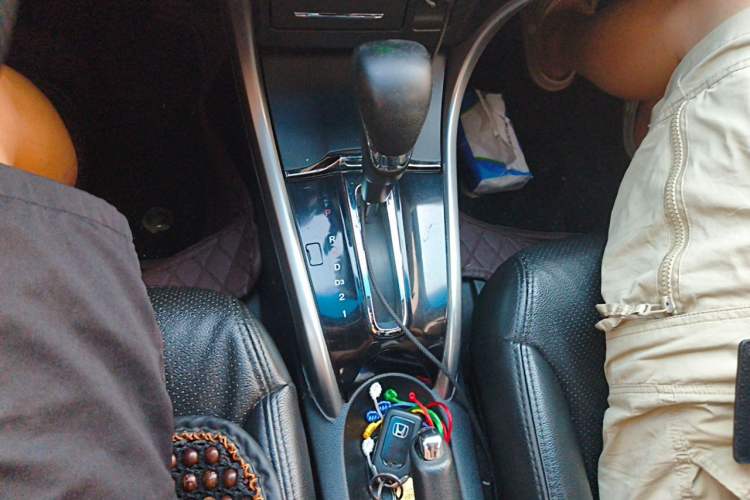 Used Honda Crider 2013 1.8L automatic luxury edition Gear Lever