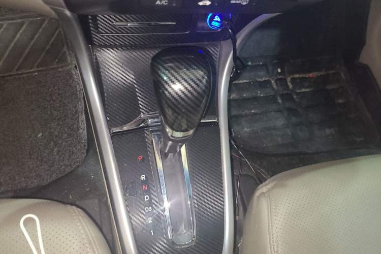 Used Honda Crider 2013 1.8L automatic luxury edition Gear Lever