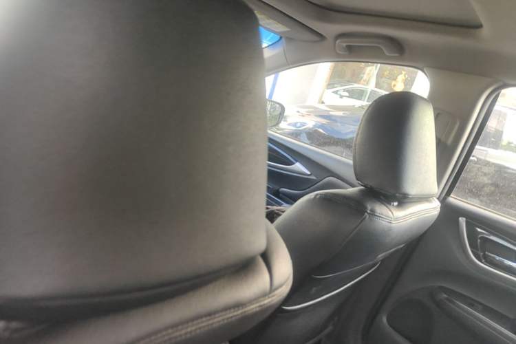 Used Honda Crider 2013 1.8L automatic luxury edition Headliner