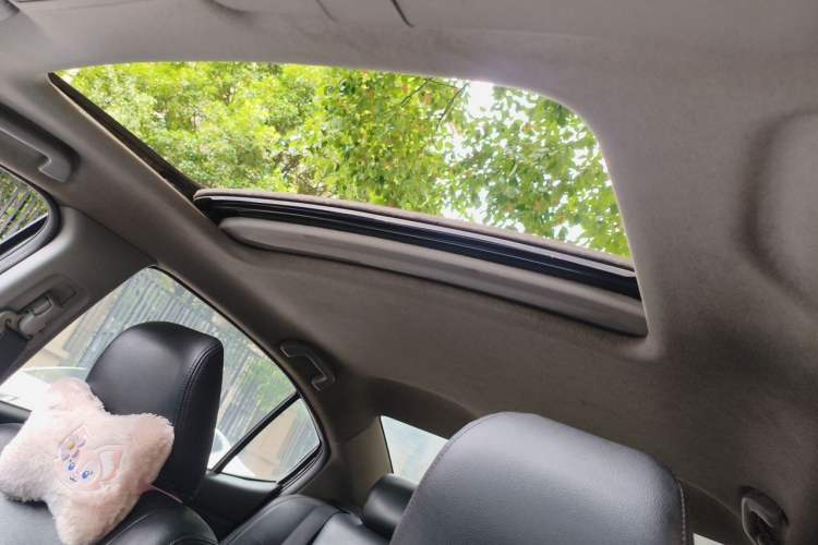 Used Honda Crider 2013 1.8L automatic luxury edition Headliner