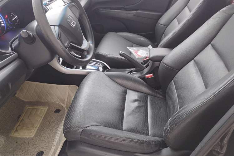 Used Honda Crider 2013 1.8L automatic comfort version Left Front Seat