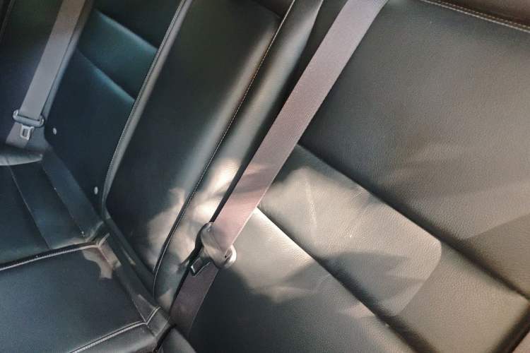 Used Honda Crider 2013 1.8L automatic flagship version Left Rear Seat