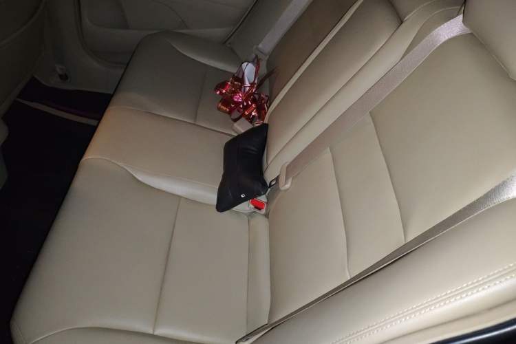 Used Honda Crider 2013 1.8L automatic luxury edition Left Rear Seat