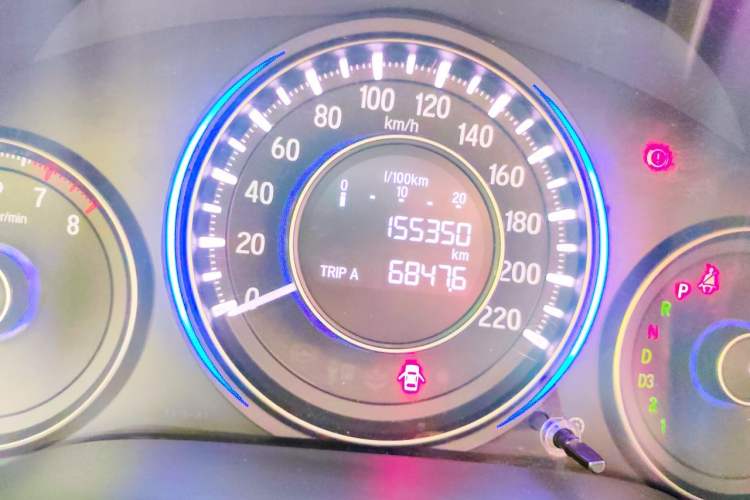 Used Honda Crider 2013 1.8L automatic luxury edition Odometer Close Up