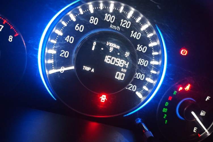 Used Honda Crider 2013 1.8L automatic luxury edition Odometer Close Up