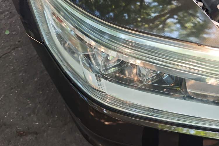 Used Honda Crider 2013 1.8L automatic flagship version Right Front Headlight