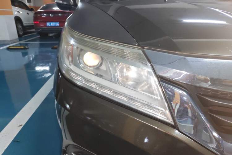 Used Honda Crider 2013 1.8L automatic luxury edition Right Front Headlight