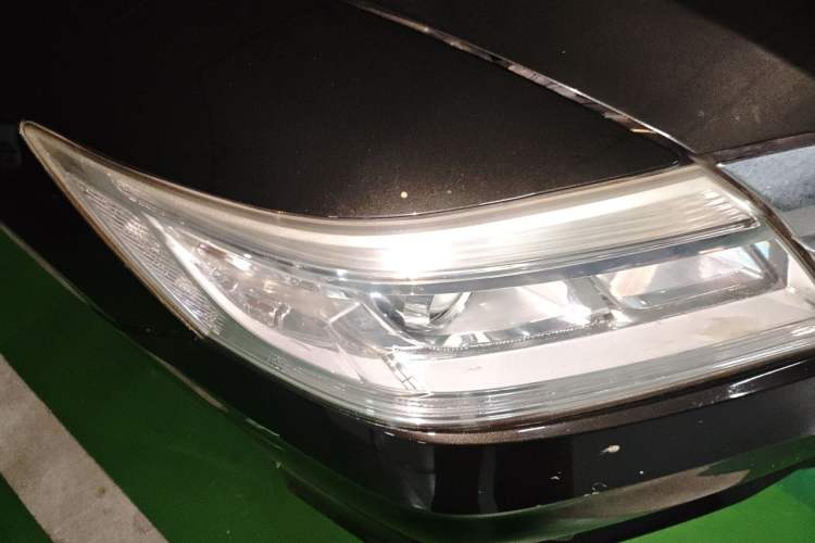 Used Honda Crider 2013 1.8L automatic luxury edition Right Front Headlight