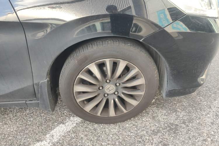Used Honda Crider 2013 1.8L automatic luxury edition Right Front Wheel Hub