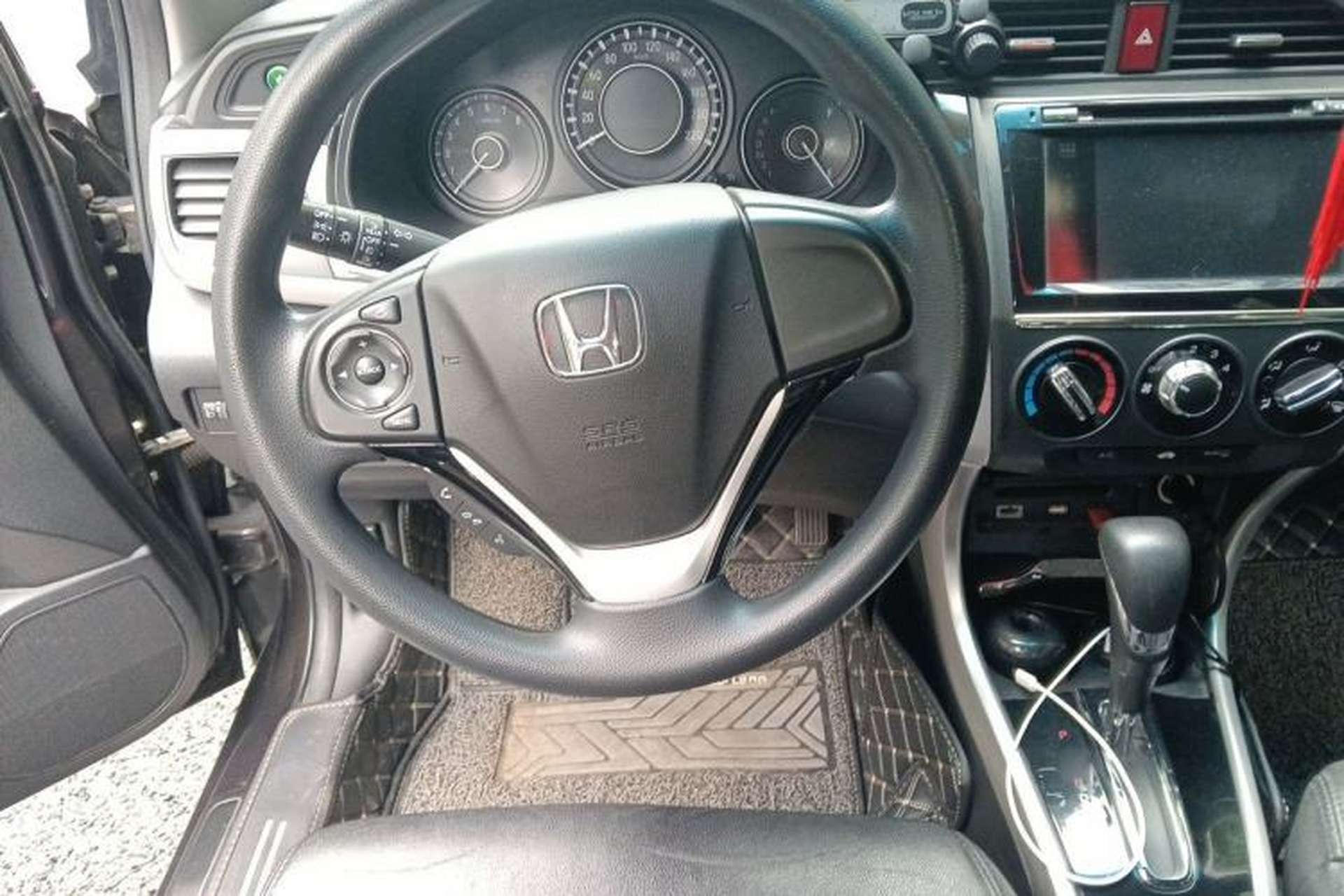 Used Honda Crider 2013 1.8L automatic luxury edition Steering Wheel