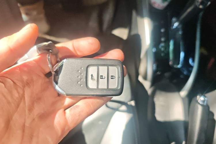 Used Honda Crider 2013 1.8L automatic flagship version Vehicle Key
