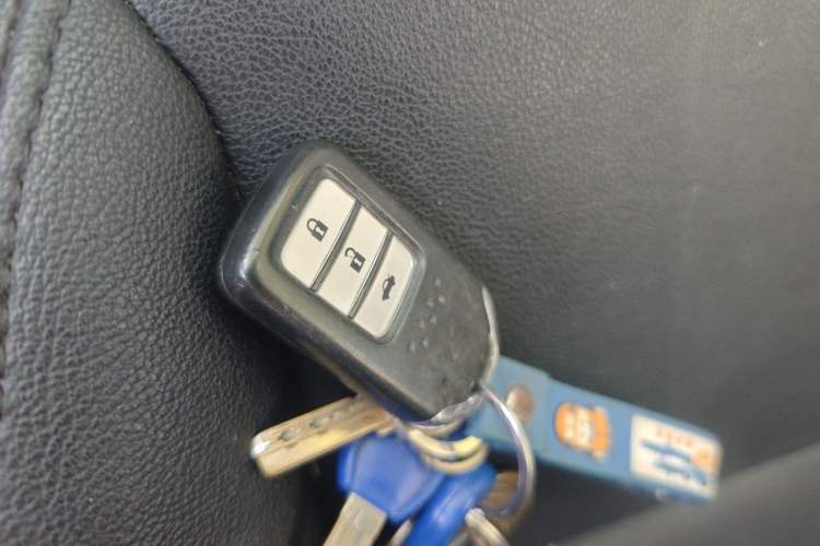 Used Honda Crider 2013 1.8L automatic luxury edition Vehicle Key