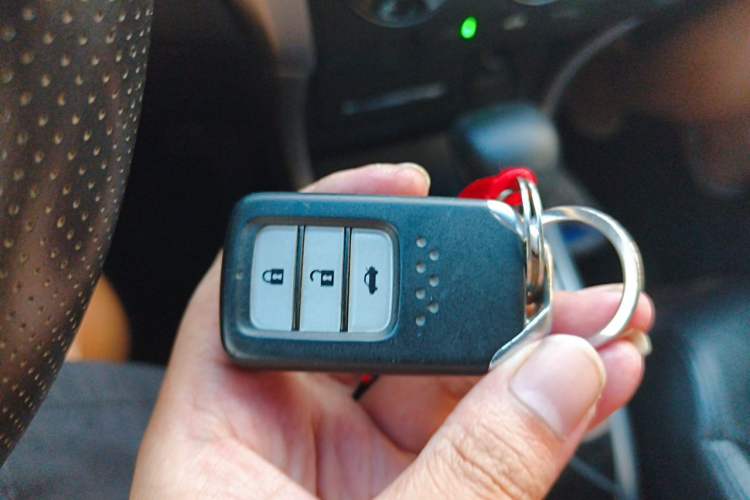 Used Honda Crider 2013 1.8L automatic luxury edition Vehicle Key