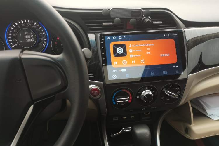 Used Honda Crider 2013 1.8L automatic luxury edition Audio And AC Panel