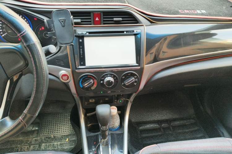 Used Honda Crider 2013 1.8L automatic luxury edition Audio And AC Panel