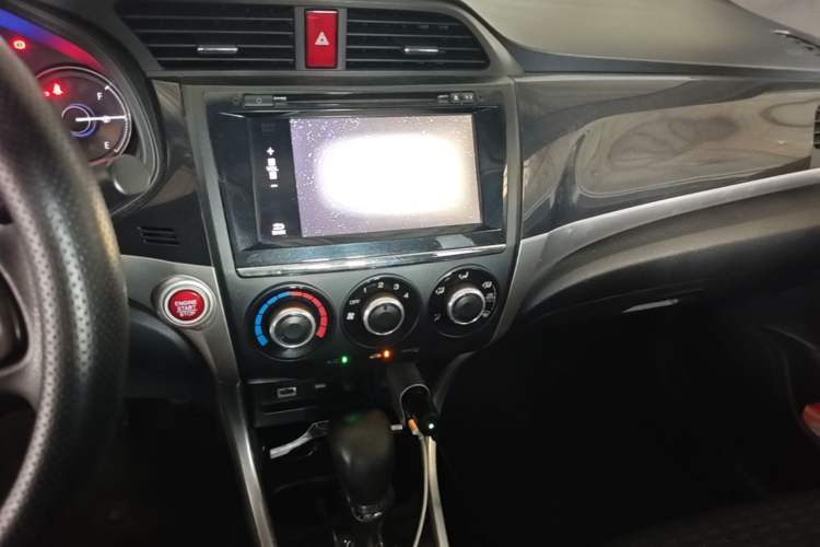 Used Honda Crider 2013 1.8L automatic luxury edition Audio And AC Panel