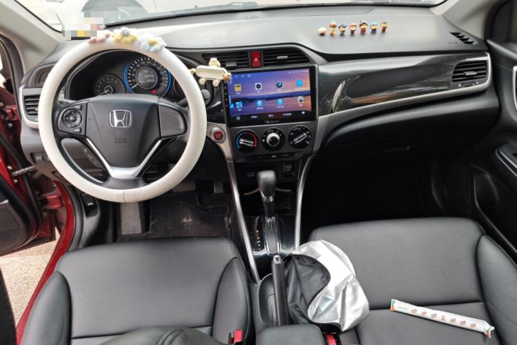 Used Honda Crider 2013 1.8L automatic luxury edition Center Console