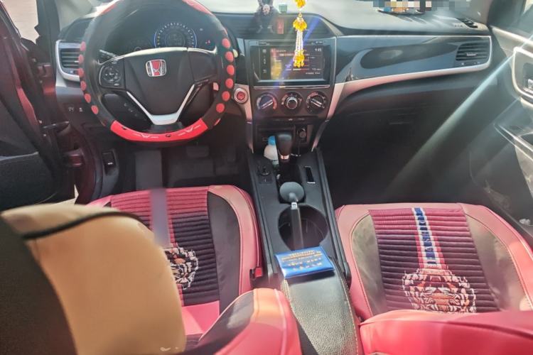 Used Honda Crider 2013 1.8L automatic luxury edition Center Console
