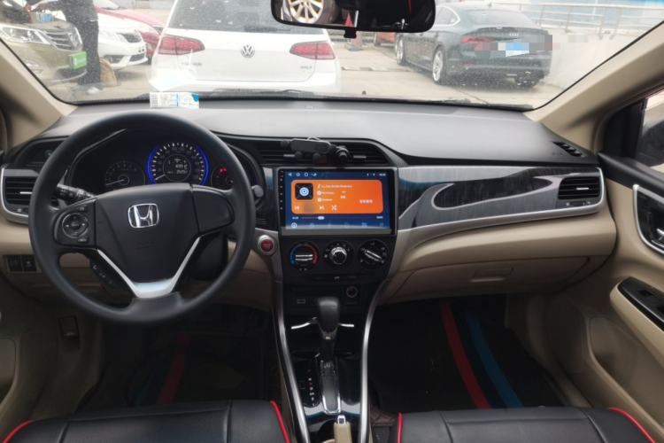 Used Honda Crider 2013 1.8L automatic luxury edition Center Console