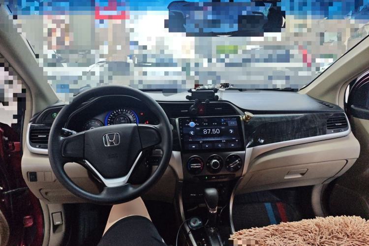 Used Honda Crider 2013 1.8L automatic comfort version Center Console