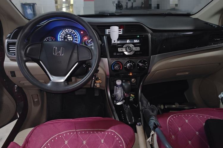 Used Honda Crider 2013 1.8L automatic comfort version Center Console