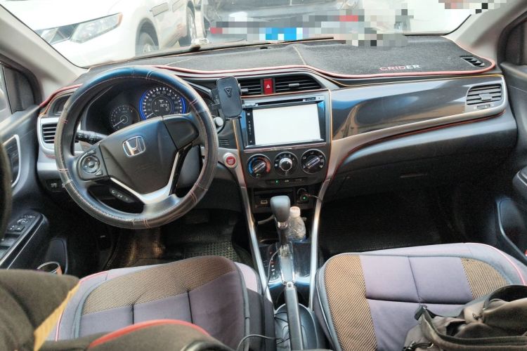 Used Honda Crider 2013 1.8L automatic luxury edition Center Console