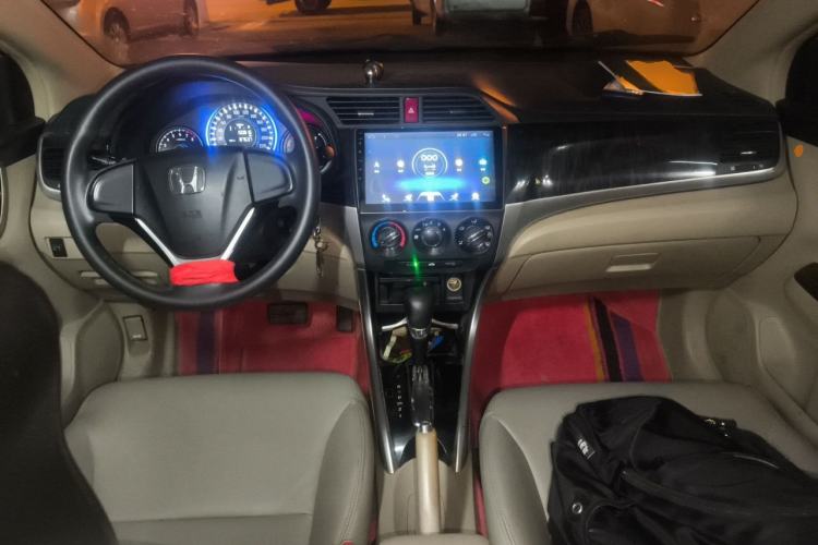 Used Honda Crider 2013 1.8L automatic comfort version Center Console