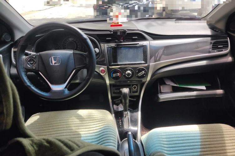 Used Honda Crider 2013 1.8L automatic luxury edition Center Console
