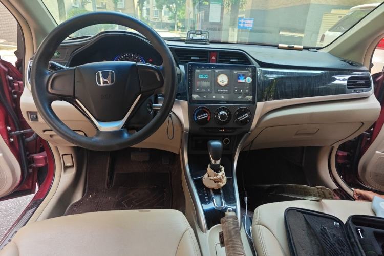 Used Honda Crider 2013 1.8L automatic comfort version Center Console