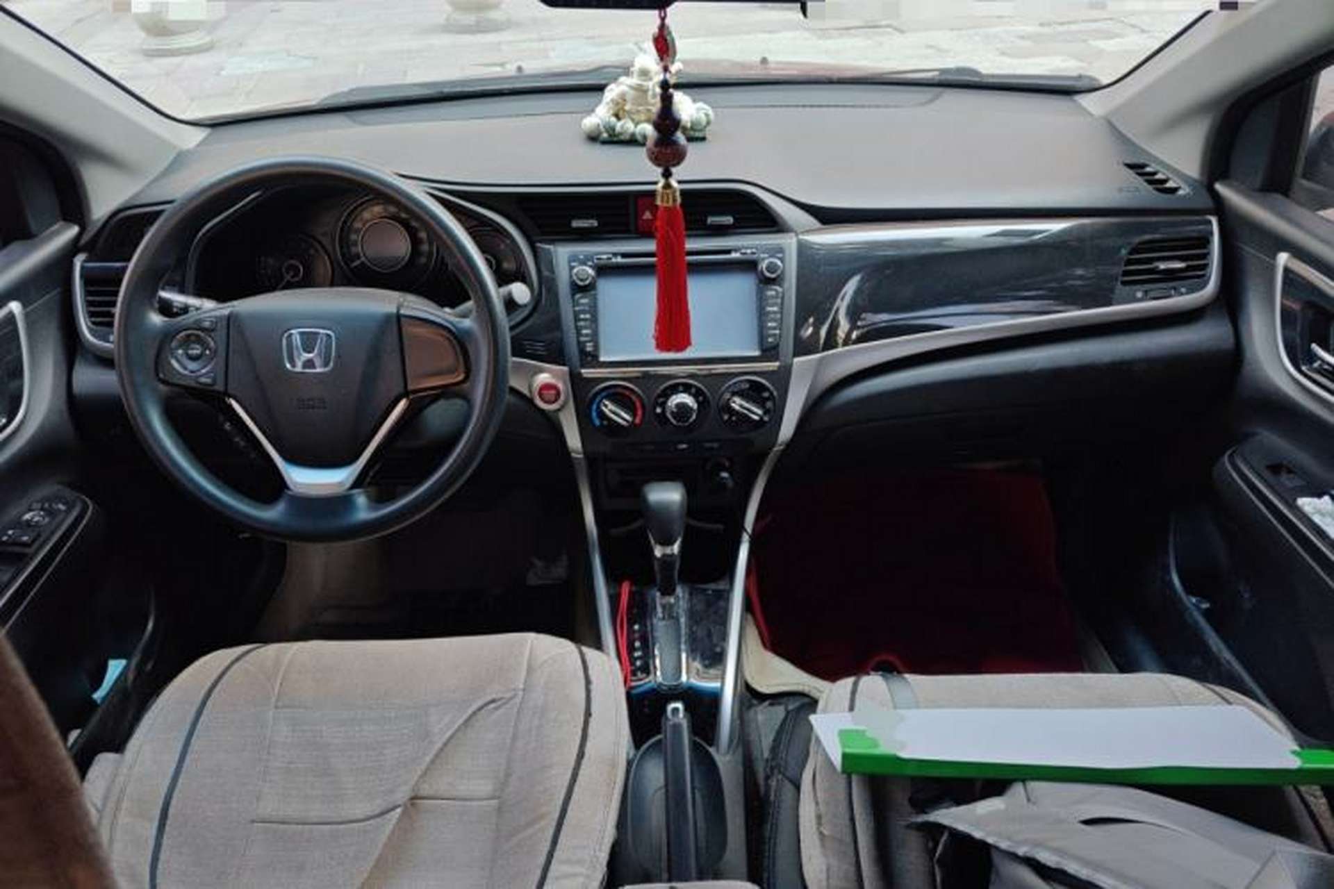 Used Honda Crider 2013 1.8L automatic luxury edition Center Console