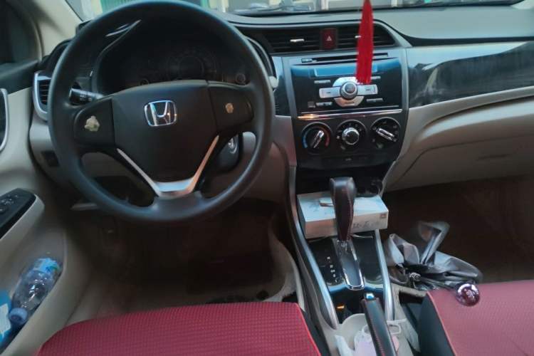 Used Honda Crider 2013 1.8L automatic comfort version Center Console