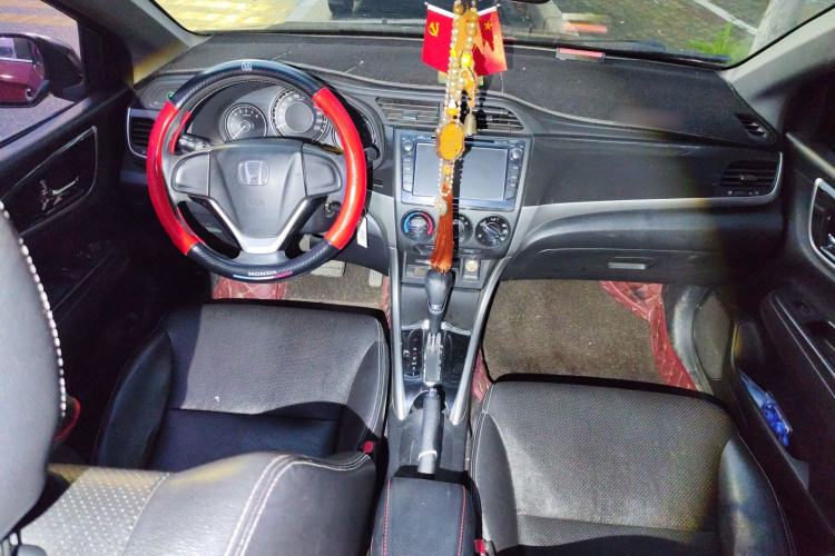 Used Honda Crider 2013 1.8L automatic comfort version Center Console