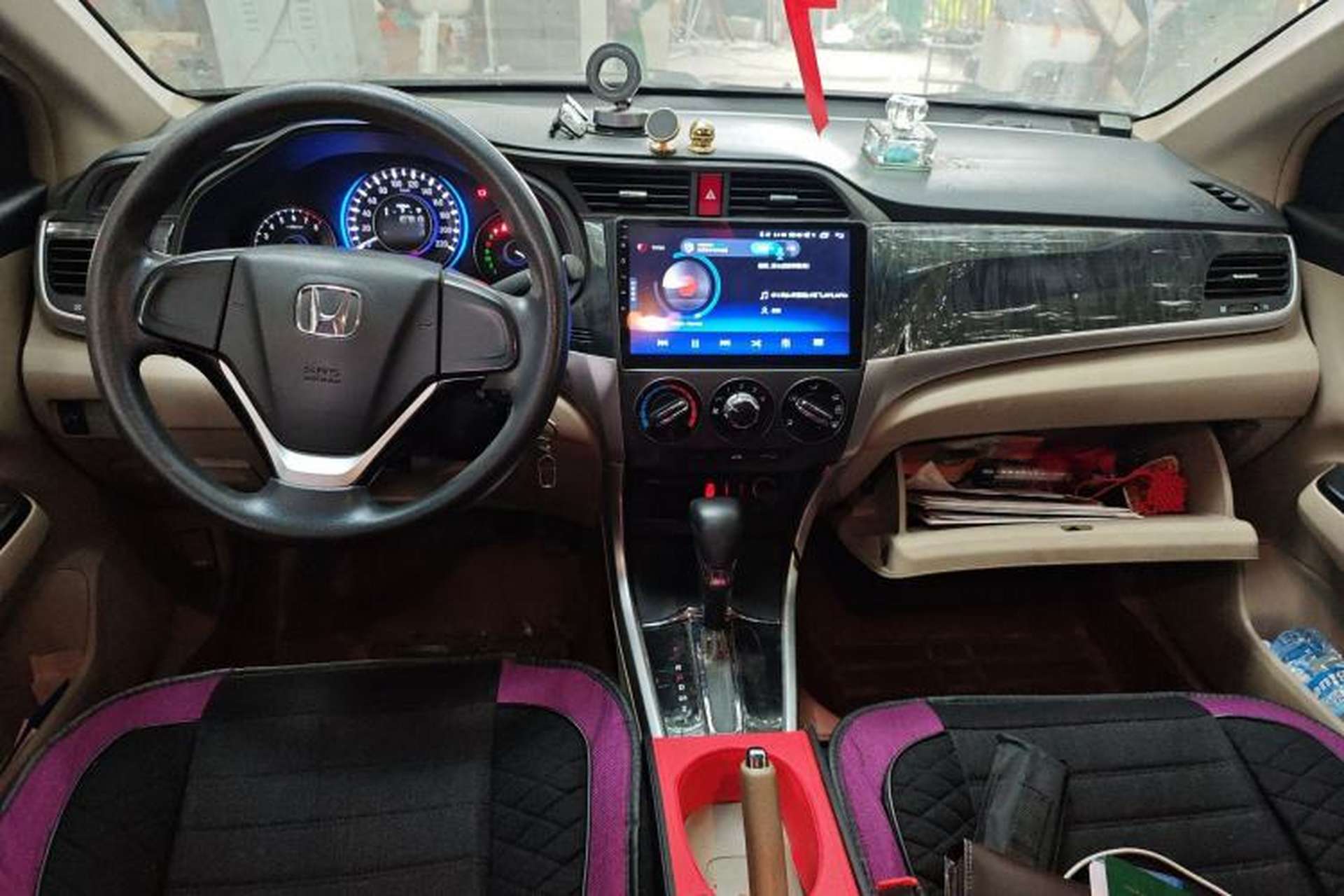 Used Honda Crider 2013 1.8L automatic comfort version Center Console