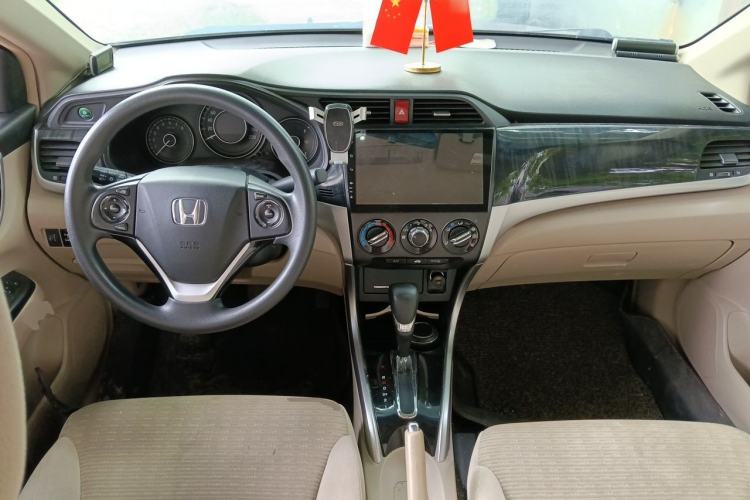 Used Honda Crider 2013 1.8L automatic comfort version Center Console