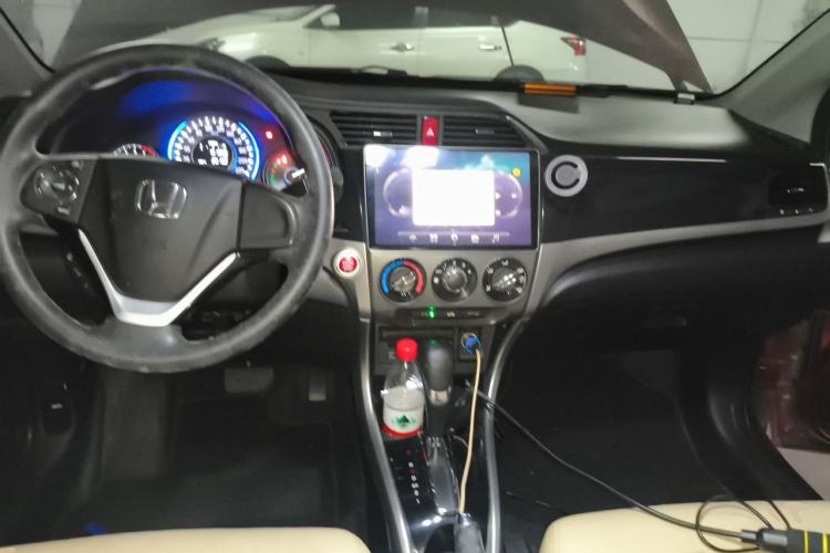 Used Honda Crider 2013 1.8L automatic luxury edition Center Console