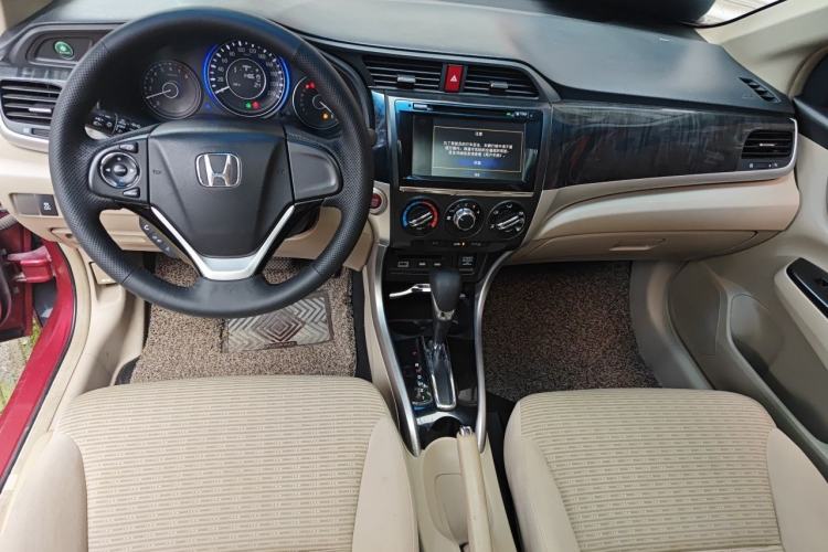 Used Honda Crider 2013 1.8L automatic luxury edition Center Console