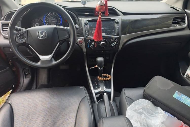 Used Honda Crider 2013 1.8L automatic luxury edition Center Console