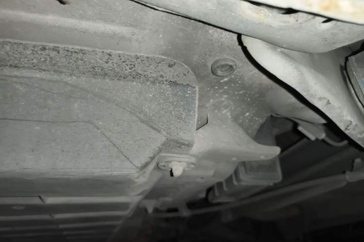 Used Honda Crider 2013 1.8L automatic luxury edition Chassis Rear Left