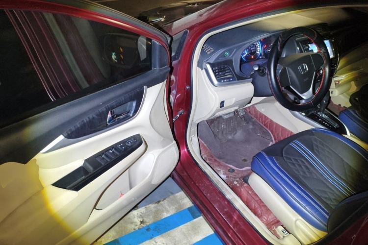 Used Honda Crider 2013 1.8L automatic comfort version Driver Seat