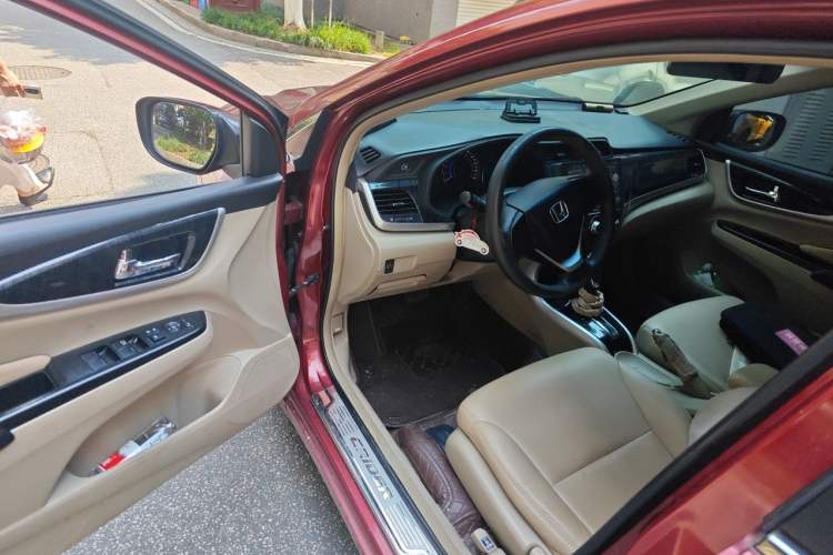 Used Honda Crider 2013 1.8L automatic comfort version Driver Seat