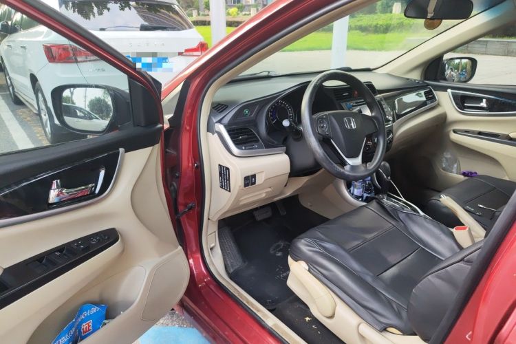 Used Honda Crider 2013 1.8L automatic luxury edition Driver Seat