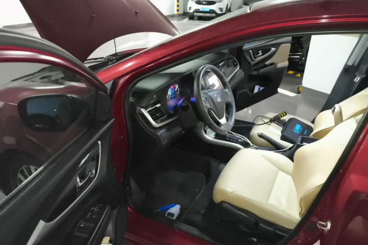 Used Honda Crider 2013 1.8L automatic luxury edition Driver Seat