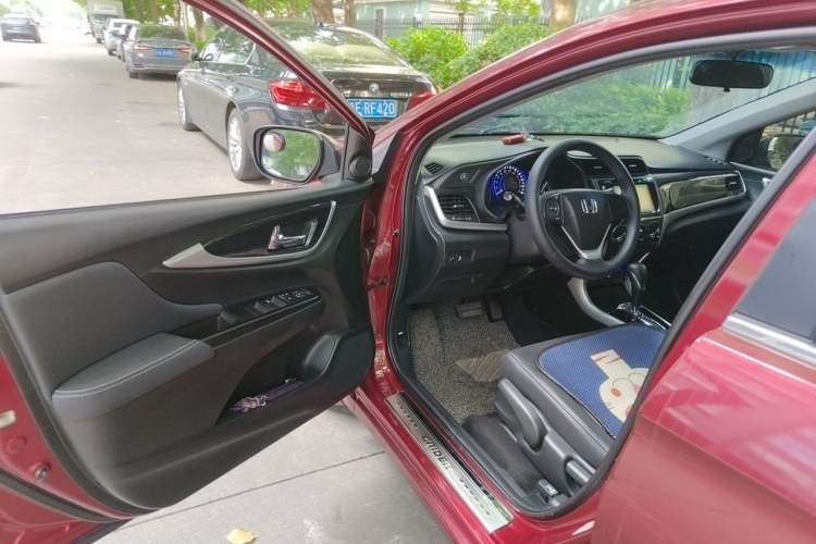 Used Honda Crider 2013 1.8L automatic luxury edition Driver Seat