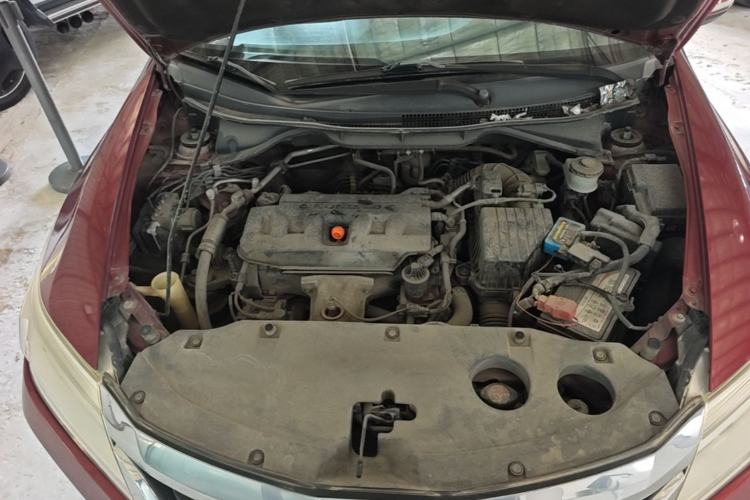 Used Honda Crider 2013 1.8L automatic luxury edition Engine Bay