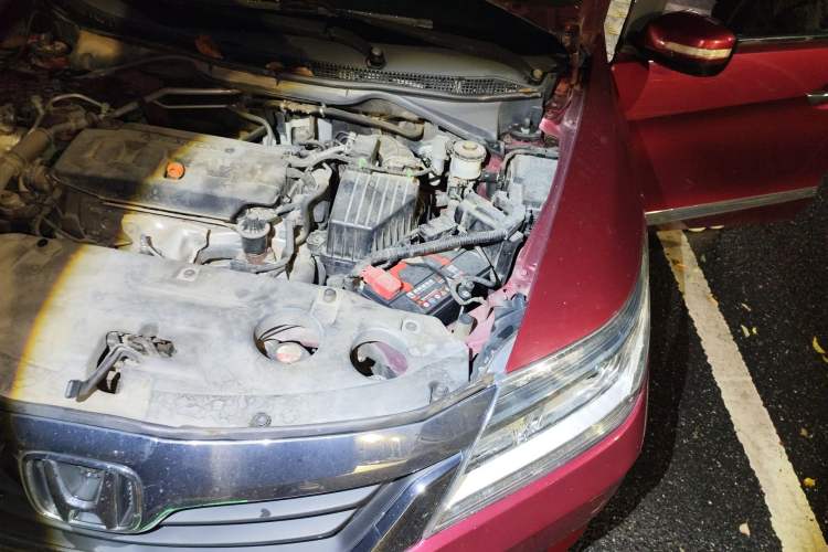 Used Honda Crider 2013 1.8L automatic comfort version Engine Bay Left