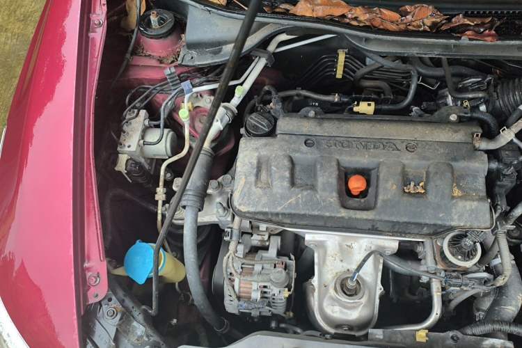 Used Honda Crider 2013 1.8L automatic luxury edition Engine Bay Right